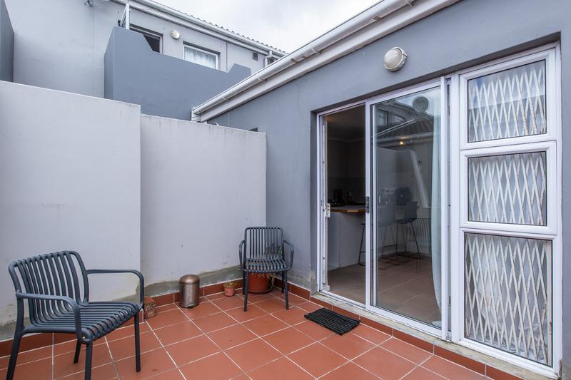 1 Bedroom Property for Sale in Claremont Western Cape